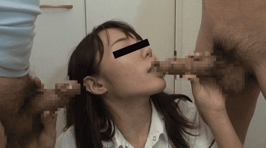 「フェラ散歩 SNSで知り合ったひとみちゃん 21歳」ダブルフェラ