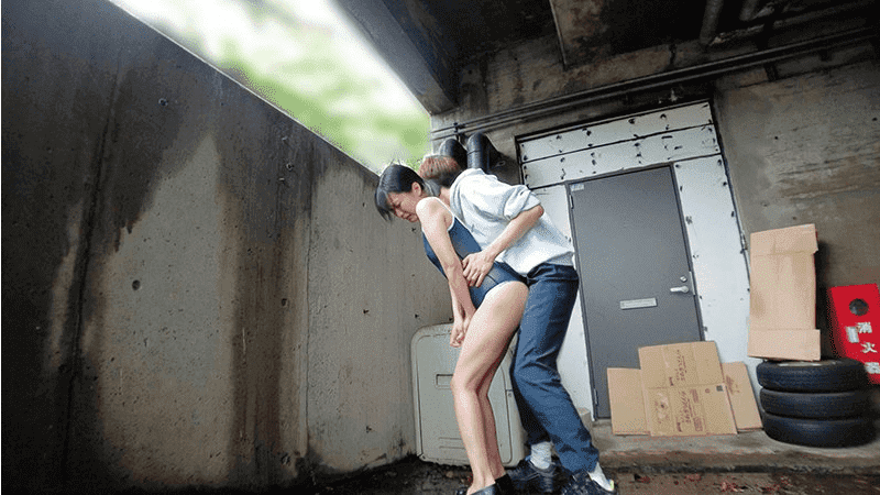 【コスプレ大好き恥ずかしがり娘ちゃんとゴックン露出デート 精飲人形】日泉舞香のスケスケスクール水着でSEX