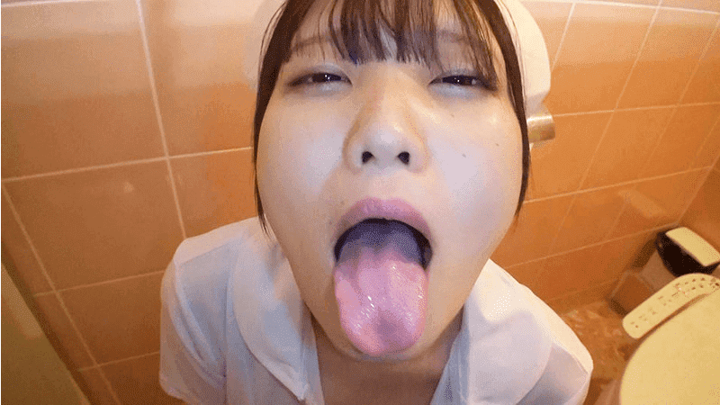 【コスプレ大好き恥ずかしがり娘ちゃんとゴックン露出デート 精飲人形】日泉舞香の便所でフェラしてザーメンゴックン