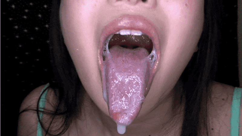 「ごっくん志願！17 アイドルの初大量精飲 水嶋アリス」舌の上の精子を見せつけゴックン